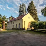 Úszó hotel Water Hideout - Floating Secret Spot In Mazury