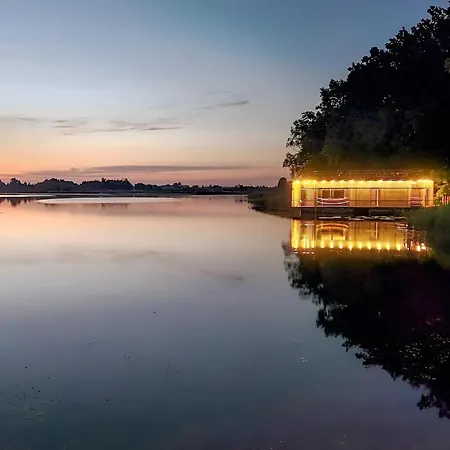 Water Hideout - Floating Secret Spots In Mazury 보트호텔 *