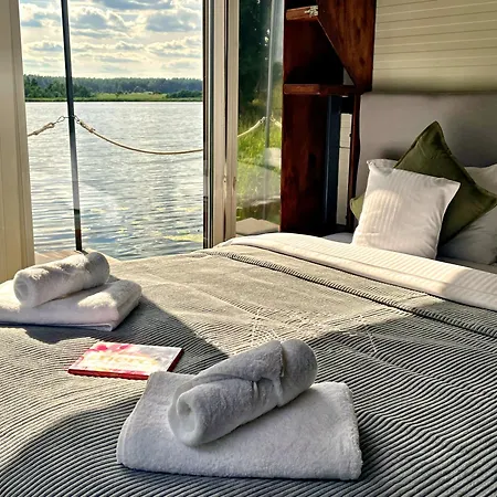 Water Hideout - Floating Secret Spots In Mazury Wojnowo (Pisz)