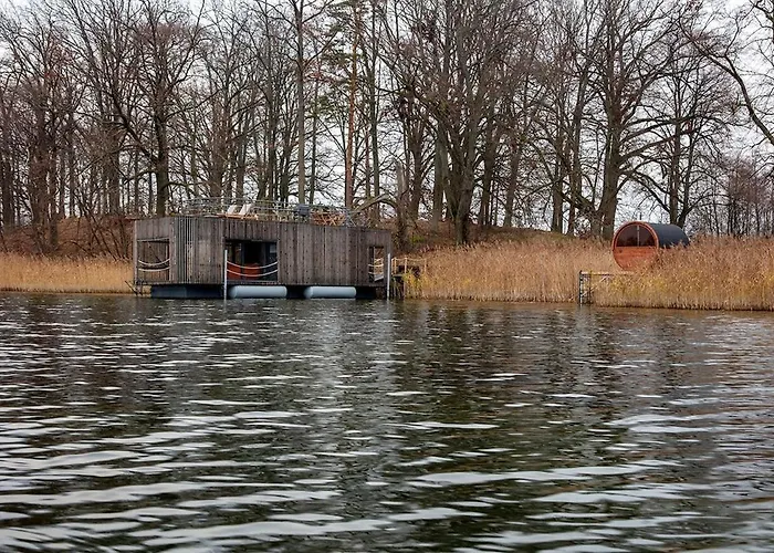 Botel Water Hideout - Floating Secret Spot In Mazury Wojnowo (Pisz)